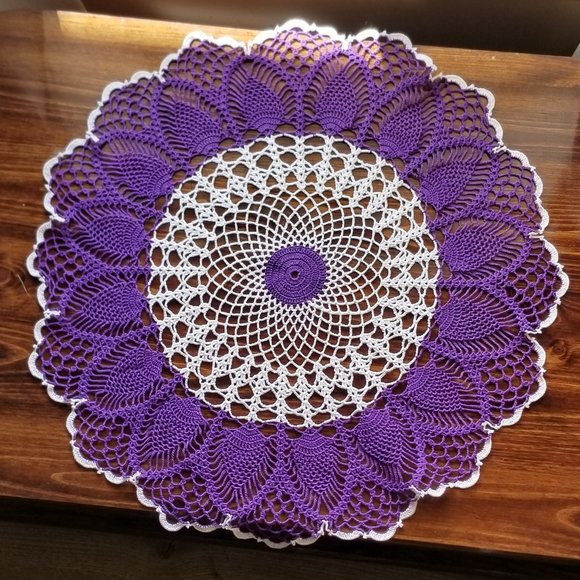 Vintage Style New Hand Crafted Cluster Pineapple Doily, Purple & White, 25 1/2" - Picture 2 of 5